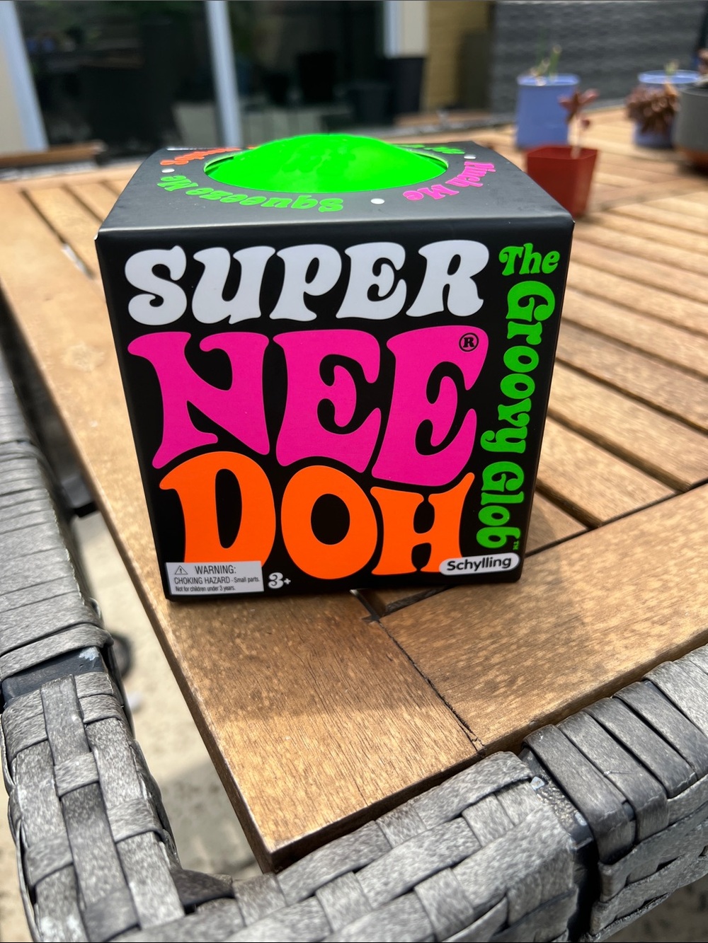 **AUTHENTIC** Super NeeDoh The Groovy Blob Neon